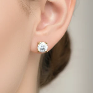 Diamond Stud Earrings - Yellow gold