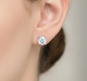 Diamond Stud Earrings - White gold